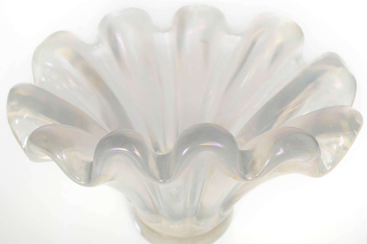 1940s Barovier & Toso Shell-Shaped Vase In Good Condition In Milan, IT